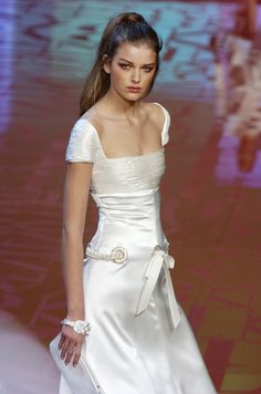 Bianca Balti, Runway Models, Fashion Week Spring, Paris Fashion, Paris Fashion Week, Strapless Wedding Dress, One Shoulder Wedding Dress, Coco, Ready To Wear