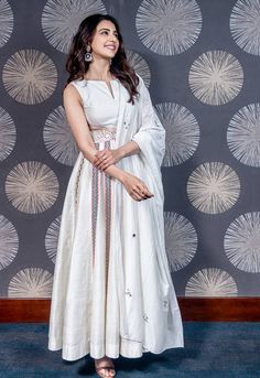 Rakul Preet Cute Dresses, Diwali Dress Outfits, Diwali Dress, Mahima Mahajan, Dress Muslim Modern, Cotton Dresses Online, Party Wear Frocks, Rakul Preet Singh, Velvet Dress Designs