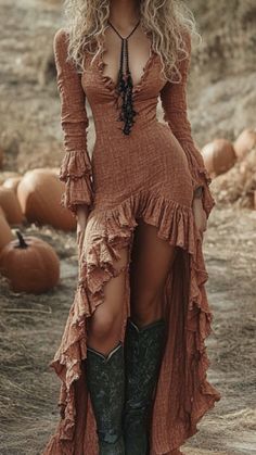 Western Chic Fashion, Cowgirl Style Outfits, Photo Outfit, Western Outfits, Floral Midi Dress, Vintage Halloween, Cute Fashion, Gorgeous Dresses, Crochet Bag