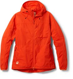 Light  pliant and packable  the women's Fjallraven High Coast jacket resists wind and light rain while you walk around the city or ride to work. Functional Weatherproof Windbreaker, Lightweight Functional Outerwear For Travel, Fjallraven High Coast, Patagonia Torrentshell, Fjallraven Women, Fleece Hoodie Women, Women's Windbreaker, Op Logo, Wind Jacket