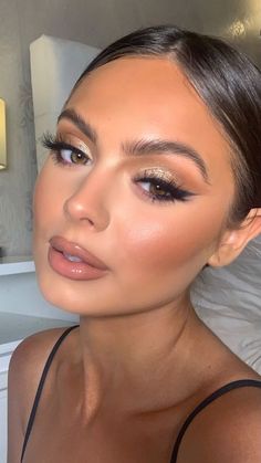 Machiaj Smokey Eyes, Makeup Cantik, Ball Makeup, Mekap Mata, Natural Glam Makeup, Wedding Eye Makeup, Prom Eye Makeup, Prom Makeup Looks, Smink Inspiration