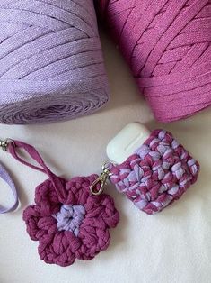 Accessoires pour sac en crochet : tuto dispo sur ma chaîne youtube 🌸 Art Au Crochet, Diy Crochet Projects, Crochet Art, Healing Journey, Diy Crochet, Key Chain