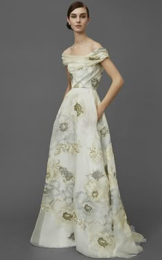 Marchesa Fashion, Marchesa Gowns, Pre Fall 2016, Dressy Dresses, A Line Gown, Gorgeous Gowns, Marchesa, Fall 2016