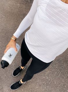 Apl Sneakers, Long Sleeve Workout Top, Cute Workout Outfits, Fashion Jackson, Long Sleeve Workout, White Long Sleeve Top, Lululemon Tops, Gym Style