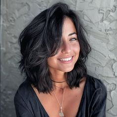 Alternative Mid Length Haircuts, Mis Length Haircut With Layers, Medium Length Hair With Rounded Layers, Medium Short Dark Hair, Black Hair Mid Length Layers, Black Medium Hairstyles, 90s Layers Shoulder Length, Mid Length Textured Haircut, Shoulder Length Edgy Hair