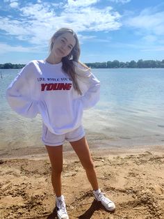 Trendy White Summer Sweatshirt, Summer White Print Crew Neck T-shirt, Spring Beach Sweatshirt With Crew Neck, Summer Pink Crew Neck Sweatshirt, Summer Vacation Crew Neck Sweatshirt, Aesthetic Crewneck, Summer Sweatshirt, Sweatshirt Aesthetic, Sweatshirt Oversized