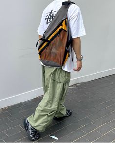 Stussy 8ball, Streetwear Outfit Ideas, Streetwear Inspiration, Outfit Streetwear, Tactical Bag, Fashion Aesthetic, Streetwear Outfit, Fitness Inspo, Cloth Bags