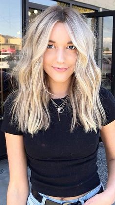 Blonde Hair Cuts Medium, Cute Medium Length Haircuts, Long Textured Hair, One Length Haircuts, Blonde Haircuts, Medium Length Haircut, Medium Blonde, Blonde Hair Inspiration, Blonde Hair Looks