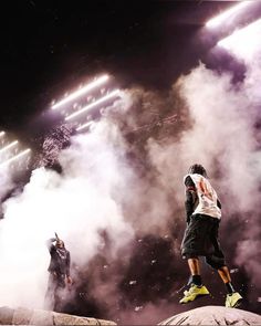 #playboicarti Travis Scot, Hip Hop Wallpaper, Dream Concert, Streetwear Men Outfits, Travis Scott, Kanye West, Circus