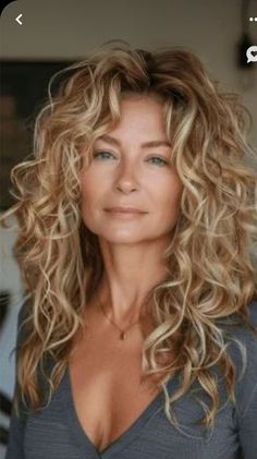 Medium Length Wavy Hair With Layers Beachy Waves, Haircuts For Naturally Curly Hair Medium, Medium Length Permed Hairstyles, Medium Permed Hairstyles, Modern Long Hairstyles, Bohemian Curly Hair, Style Short Curly Hair, Long Curly Blonde Hair, Bangs Over 50