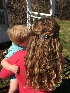 Wow, isn't her hair lovely??!! I love how the 'Claire' flexi pops in her hair, and adds elegance to her curls! Happy Wednesday Everyone! #lillarose #halfback #curls #spring #prettyhair Clip Curly Hairstyles, Hairstyles Long Curly Hair, Curly Hairstyles Long, Half Up Half Down Hairstyle, Down Hairstyle, Happy Wednesday Everyone