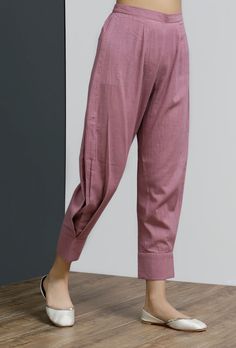 Pent Trouser Designs, Pleated Salwar, Camisa Rock, Stylish Pants Women, Capri Design, Onion Pink, Cotton Pants Women