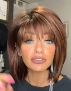 Layered Haircut With Extensions, Hair For Heart Shaped Face, Choppy Bob Hairstyles For Fine Hair, Bob Hairstyles With Bangs, Short Shag, Chin Length Hair