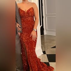 Velvet Sequin Strapless Dress. Beautiful For The Fall!! Velvet Sequin Dress, Sequin Strapless Dress, Portia And Scarlett, Carpet Outfits, Scarlett Dresses, Red Carpet Outfits, Dress Beautiful, Sequin Dress, Color Orange