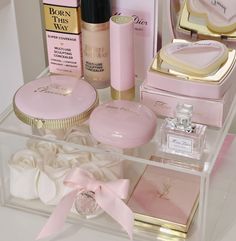 Lovely Makeup, Soft Pink Theme, Magical Makeup, Makeup Package, Pink Lifestyle, Pink Life, Makeup Rooms, Pink Stuff