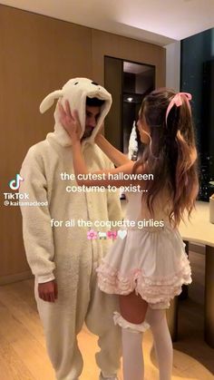 Hallo Costumes, Costumes Brunette, Halloween Costumes Brunette, Lamb Costume, Halloween Costumes 2023, Dollete Coquette, Cute Couples Costumes, Cute Couple Halloween, Halloween Fits