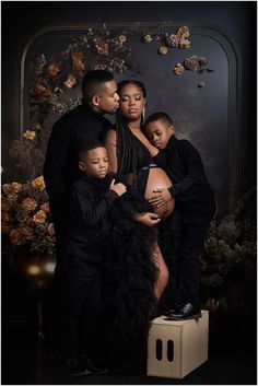 Family Of 4 Maternity Pictures, Maternity Photography Black Couples, Black Family Photoshoot, Fall Maternity Shoot, Announcement Photoshoot, Family Maternity Pictures