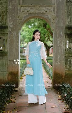 🌻Material: Voan Tơ Stretchy level: 0/10 🌻 The measurement of this ao dai (long dress) is in Vietnamese size (American size tends to be bigger for the same size). Please LOOK AT THE SIZE CHART CAREFULLY BEFORE ORDERING. There might have some chalk writings on the fabric due to making process. These marks can be washed away easily. 🌻🌻No returns or exchanges Buyer can contact seller about any issues with an order. 🌸 Follow us Facebook/aodaiemily www.aodaiemily.com 💜 Thank you very much!💜 Summer Wedding Long Ao Dai, Elegant Full-length Ao Dai For Summer, Festive Fitted Blue Ao Dai, Long Blue Ao Dai For Spring, Summer Wedding Ao Dai In Maxi Length, Blue Floor-length Ao Dai For Wedding, Elegant Blue Floor-length Ao Dai, Blue Ao Dai For Wedding And Festive Occasions, Chalk Writing