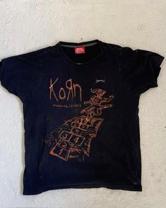 Bleached Band Tee, Diy Band Tee, Diy Band Shirt, Bleach Tshirt Designs, Korn T Shirt, Bleach Art Shirts, Diy Clothes Bleach, Korn Shirt