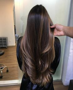 Brasil Fashion, Brown Hair Shades, Chocolate Brown Hair Color, Long Hair Color, Hair Done, Brown Hair Balayage, Long Brown Hair, Brown Blonde Hair, Long Layered Hair