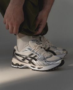 Asics Gel Kayano 14 🥈⁠ ⠀⠀⠀⠀⠀⠀⠀⠀⠀⠀⁠ 📸 @asphaltgold⁠ ⁠ #sneakers #sneakerhead #shoes #footwear #asics #gelkayano #running #everysize | Instagram Retro Running Shoes, Sneaker Outfits, Asics Gel Kayano, Streetwear Shoes, Asics Sneakers, Gel Kayano, Sneakers Looks, Dad Shoes, Mens Fashion Streetwear