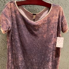 Lilac Velveteen Top/Tee Shirt. Oversized And Longerin The Back. New With Tags And Never Worn. Burgundy Crop Top, Smock Top, Embroidered Tee, Small Crop Tops, Oversized Blouse, Pink Tee, Green Shirt, Green Tops, Infant Tees