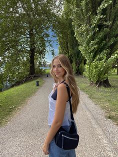 Girl walking around in the park, wavy hair, causal ootd Walk In The Park Outfit, Walk Pictures, Park Ootd, Walking Pictures, Park Outfit, Girl Walk, Girl Walking, Photo Walk