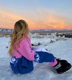 Ski Girl Outfits, Moon Boots Outfit Style, Ski Aesthetic Outfits, Aesthetic Snow Outfits, Aesthetic Outfits Pink, Winter Fits Aesthetic, Skiing Aesthetic Outfits