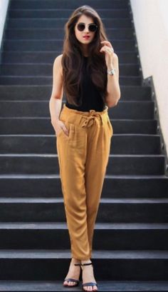 Trousers Women Outfit, Casual Chic Outfits, Western Wear Outfits, Casual Day Outfits, Tumblr Outfits, Casual Chic Outfit, Wearing Clothes, Casual Style Outfits