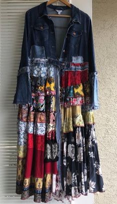 Ropa Upcycling, Clothing Upcycle, Upcycle Clothes Diy, Blue Jeans Crafts, Repurposed Clothing, Altered Couture, Denim Ideas, Upcycle Jeans, Denim Crafts