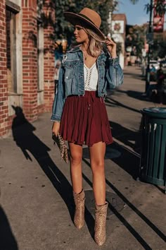 Country Girl Outfits, Denim Crop Jacket, Looks Hippie, Evening Dress Long, Country Style Outfits, Lady Antebellum, Looks Country, Nashville Outfits