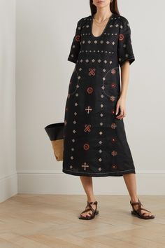 It's Vita Kin's impeccable attention to detail that makes its collections so unique. This 'Venezia' dress is embroidered by artisans with floral motifs inspired by Ukraine's folkloric traditions. Team yours with leather sandals and a raffia tote. Embroidered Linen Dress, Vita Kin, Linen Midi Dress, Embroidered Linen, Dreamy Dress, Black Linen, Floral Motifs, Mr Porter, Black Media