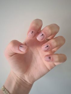 Minimalistic naildesign/nailart for short nails Masculine Manicure Designs, Masc Nail Art, Mens Manicure Design, Masc Nails Designs, Rounded Nails, Minimalistic Nails