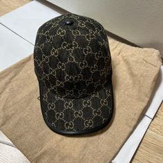 100% Authentic Size L New Denim Luxury Beige Gucci Hat, Casual Gucci Hats Luxury, Lv Sneakers, Denim Baseball Cap, Gucci Logo, Gucci Accessories, Gucci Black, Baseball Cap, Black Color