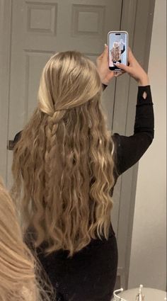 Basic Hairstyles, Blonde Wavy Hair, Hairstyles 2024, Dirty Blonde Hair, Dream Career, Penteado Cabelo Curto, Cute Hair