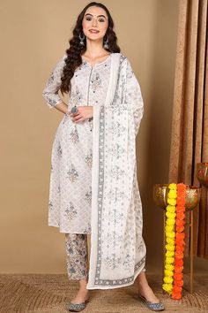 Off White Rayon Blend Floral Print Straight Shape Suit Set with Dupatta Kurti Sets, Ethnic Motifs, Fancy Kurti, White Kurta, Kurta With Pants, Formal Wedding, Casual Party, Trouser Pants, Cotton Silk