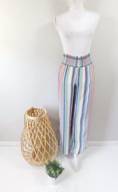 "Vintage 90s Colorful Blue Pin Vertical Striped High Elastic Waist Linen Blend Pants Boot Cut Trousers Pants Sz Large These pants are used but in great condition. Has no odors, rips, tears, staining and hardly any wear and tear. No sz tag. Appropriate for any, evening, or casual occasion. Measurements: Inseam: 31\" Waist: 32\" Hips: 46\" Top to bottom: 41\" (Measurements are taken across item laying flat and are then doubled.) Thanks for looking! Domestic Shipping: First Class (2-5 days). Intern Preppy Clothing, Hipster Looks, Elegant Pant, Vintage Preppy, Linen Blend Pants, Transparent Fashion, Blue Trousers, Blue Pin, Trousers Pants