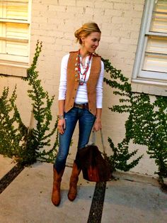 suede vest, skinnies, & boots Cowgirl Boots Outfit Street Style, Texas Attire Women, Cowboy Vest Outfits For Women, Texas Casual Outfit, Western Outfits Women Jeans Cowboy Boots, Suede Vest Outfits For Women, Country Business Casual, Suede Vest Outfit, Country Casual Outfits