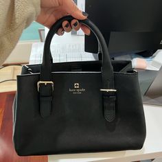 Gently Used Kate Spade Handbag. Great Condition And Very Spacious Kate Spade Handbag, Bags Kate Spade, Kate Spade Purse, Kate Spade Handbags, Mini Bags, Kate Spade Bags, Kate Spade Bag, Mini Bag, Kate Spade