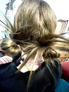 Will you be my boyfriend? I am responding via the link Metal Clips Hairstyles, 90s Haircuts Short Hair, Funky Medium Hairstyles, Teenage Dirtbag Hair, 90s Spiky Bun, Spike Bun, Cute Ways To Style Short Hair, 90s Grunge Hairstyles, Spiky Hairstyles For Women