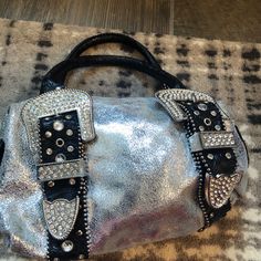 Brand New! Great Condition! Silver Satchel Shoulder Bag, Silver Satchel Shoulder Bag For Everyday, Silver Rectangular Bag, Chic Silver Tote Shoulder Bag, Silver Tote Shoulder Bag For Daily Use, Silver Tote Bag For Daily Use, Silver Bags With Metal Hardware, Chic Silver Satchel Shoulder Bag, Silver Tote Bag For Party