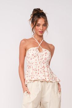 Outfit Ideas Floral, Ruffle Shirts, Ladies Tank Tops, Floral Halter Top, T Shirt Female, Cami Tops, Halter Top, Floral Print, Tank Tops