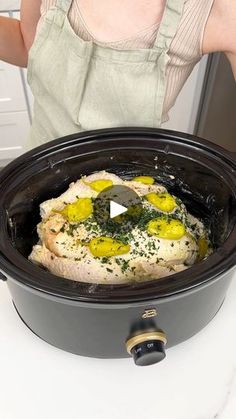 425K views · 4.6K reactions | I learned this in Mississippi! | I learned this in Mississippi!

I make Mississippi chicken in my crockpot. | By Justine Kameron | Alright, that was my five-pound
chicken in my crockpot. I'm going to grab a stick of butter
and we are going to drizzle that right on top of this
chicken. Oh my, this is going to be the easiest, most
delicious chicken you've ever had. We're adding a little
Mississippi twist to it. So, you guys just gotta hang in
there and wait and to see what we create with this delicious
five-pound chicken. Alright. Now, I'm coming in with my
chicken flavored gravy mix and we're not making gravy. We're
just going to put this as our seasoning on top of our
chicken. Oh my goodness. These flavours are literally so
delicious on chicken. You cannot bea Making Gravy, Justine Kameron, Mississippi Chicken, Easy Pulled Pork, Slow Cooker Lamb, How To Make Gravy, Dump Meals, Fall Desserts Easy, Hang In There