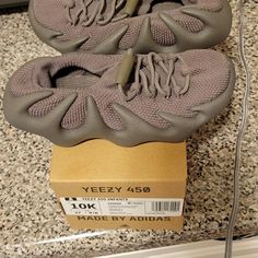 New Sneakers Yeezy 450, Adidas Shoes Yeezy, Shoes Yeezy, New Sneakers, Adidas Black, Black Adidas, Coloring For Kids, Adidas Shoes, Kids Boys