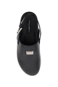 Upper: 100% Lambskin Insole: 100% Leather Sole: 100% Rubber Black Leather Flats, Leather Sandals Flat, Chic Leather, Mens Black Leather, Leather Clogs, Dolce And Gabbana Man, Leather Mules, Leather Cap, Beach Tote Bags