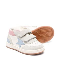 white leather sneakers calfskin smooth grain Velcro front closure insert design logo on the heel characteristic side star application tongue with printed logo perforated tip round tipComposition: Leather, 100% Herno Jacket, Shoes Stand, Golden Goose Sneakers, Zegna Shoes, White Leather Sneakers, Golden Goose Shoes, Kenzo Kids, Valentino Bags, Stella Mccartney Kids