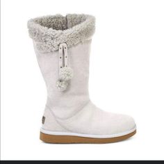 Brand New Light Gray Adorable For Winter With Tassel And Fur! Silver Suede Round Toe Boots, Silver Suede Boots With Round Toe, Casual Silver Winter Boots, Grey Ugg, Boots Slippers, Cozy Boots, Slippers Shoes, Fur Boots, House Shoes