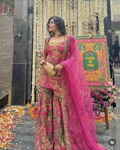 Kritika Khurana Traditional Outfits, Mehandi Sharara Designs, Outfits For Karwachauth, Indian Women Traditional Outfits, Groom’s Sister Outfit, Manushi Chillar Outfits, Mehndi Outfit Ideas Bridesmaid, Wedding Suits Women Indian Bridal, Punjabi Skirt Suit Designs