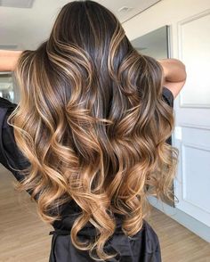 50 Must Try Balayage Hair Color Ideas For Fall 2025 Volume Wavy Hair, Wavy Hair Wedding, What Is Balayage Hair, Balayage Hair Color Ideas, Hair Color Ideas For Fall, Balayage Hair Color, Brunette Hair With Highlights, Brunette Balayage Hair, Brown Hair Balayage