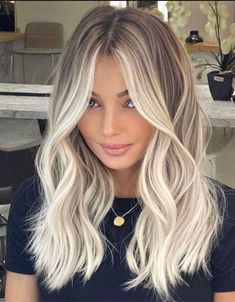 Bright Blonde Ombre, Baliage On Blonde Hair, Baliage Blonde Highlights, Highlights Blonde Brown Hair, Blonde Shadow Root With Lowlights, Shaded Roots Blonde Hair, Shadowroot Blonde Balayage, Platinum Blonde Hair On Dark Hair, Easy Maintenance Hair Color Blondes